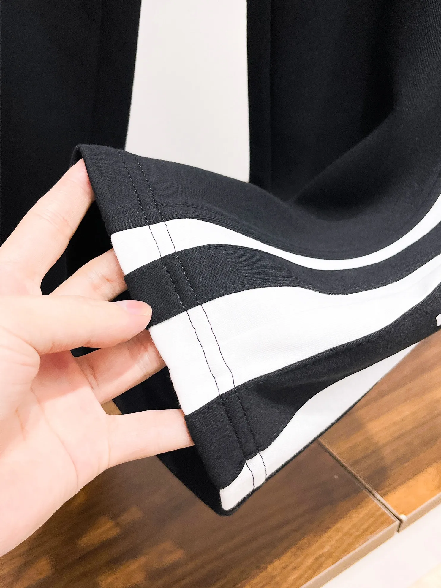 Balenciaga 🆕2026 Autumn and Winter New Arrival Casual Pants! The official website will be released simultaneously. Brand Classic LOGO casual pants, customized fabrics, excellent comfort and strong touch. Highly recognisable, perfect appearance and craftsmanship. Size:M-3XL